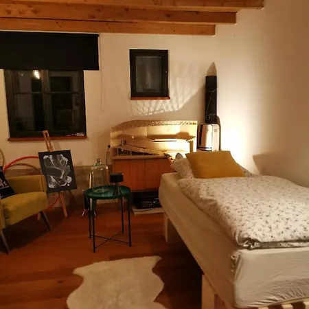 Atelier & Gardenhouse Glamping München