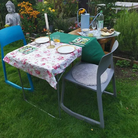 Luxury tent Atelier & Gardenhouse Glamping Munich