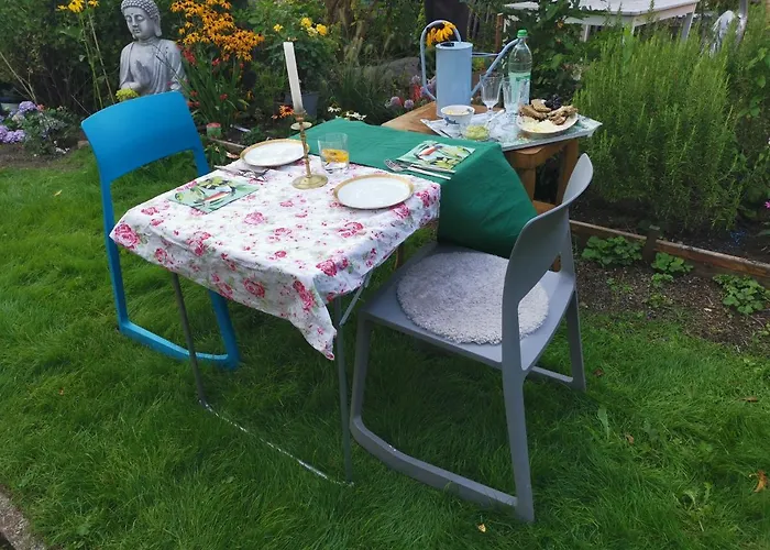 Luxe tent Atelier & Gardenhouse Glamping München